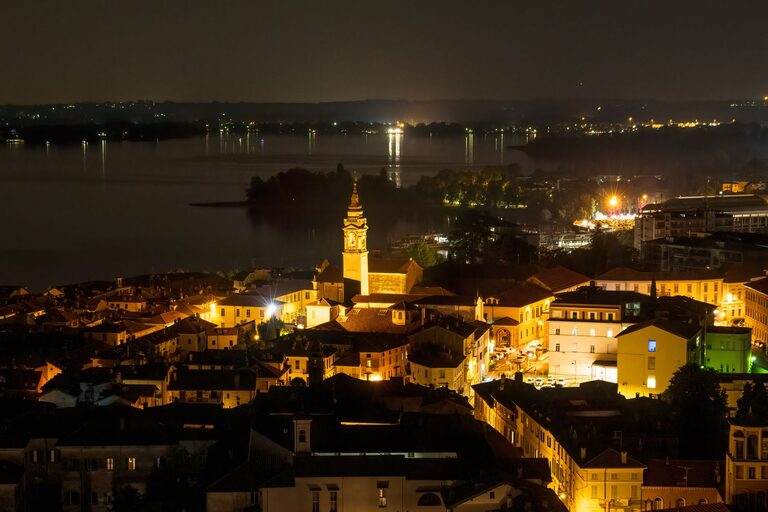 Cum creezi o atmosferă plăcută folosind lumina din locuință